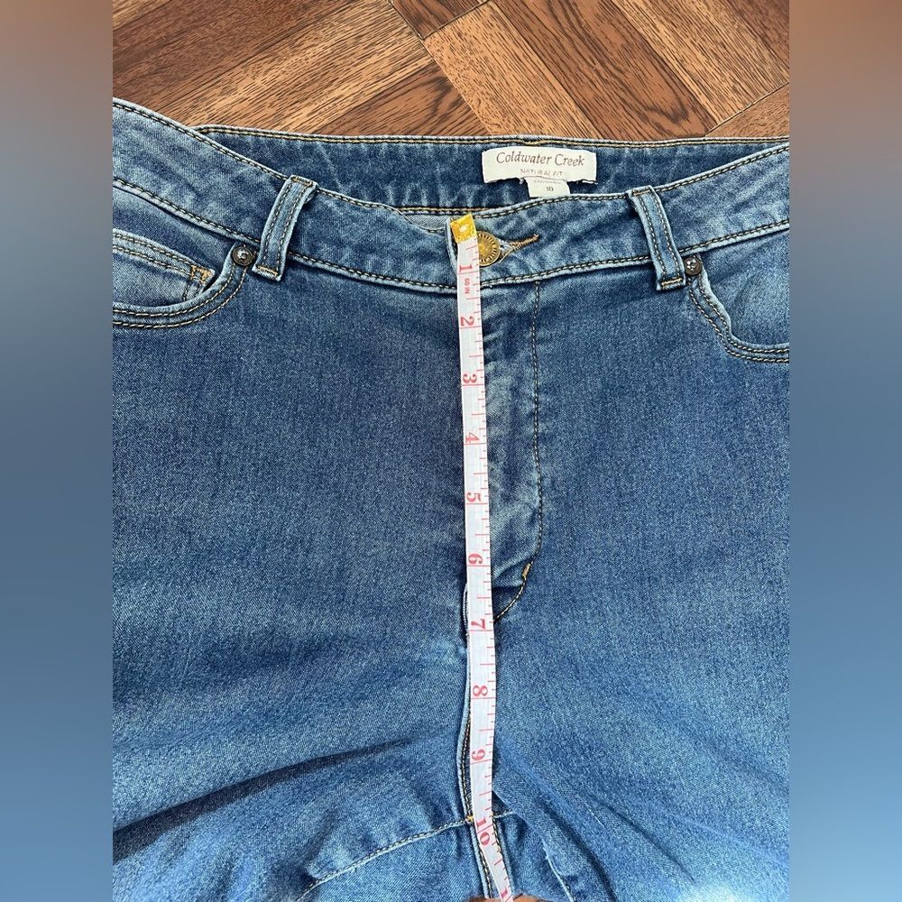 Coldwater Creek Women's Natural Fit Jeans Mid
Rise Medium Wash Size 10 - Picture 9 of 11